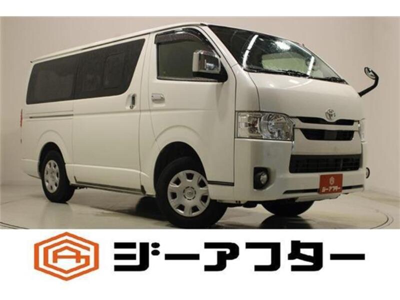 TOYOTA HIACE