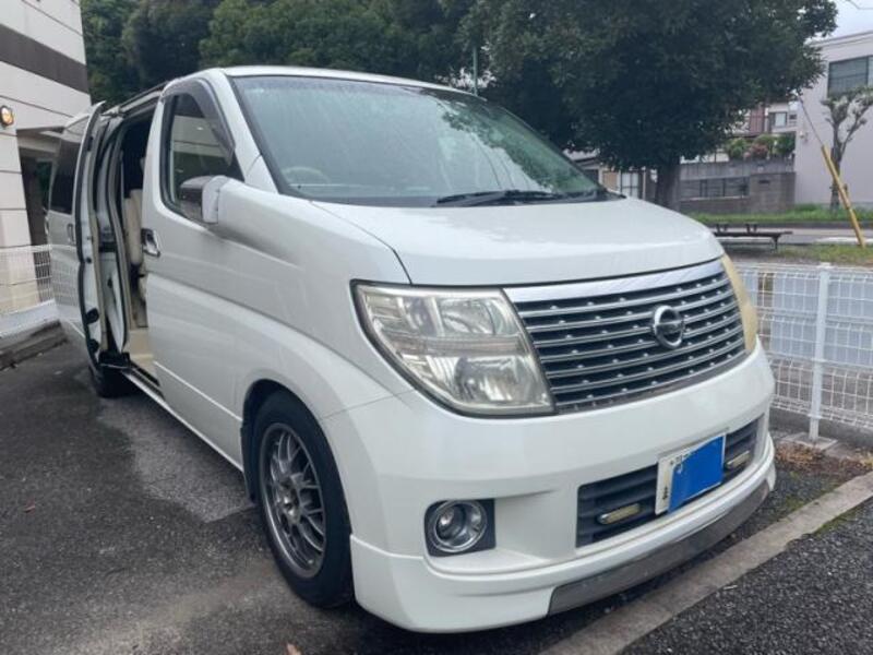 NISSAN ELGRAND