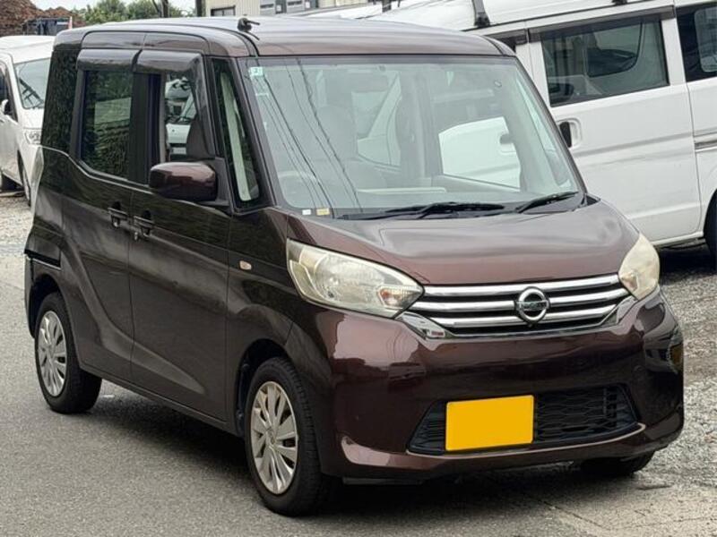 NISSAN DAYZ ROOX