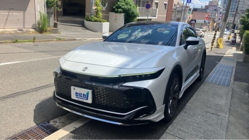 TOYOTA CROWN CROSSOVER