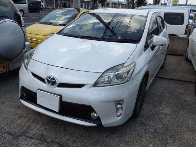 TOYOTA PRIUS