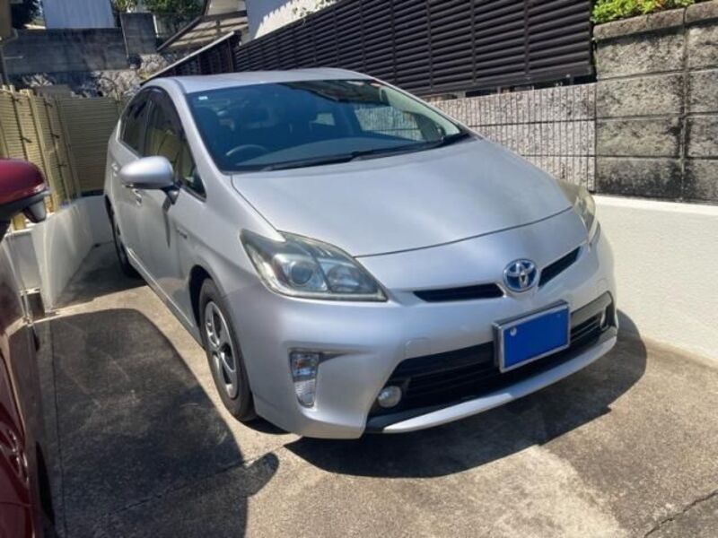 TOYOTA PRIUS