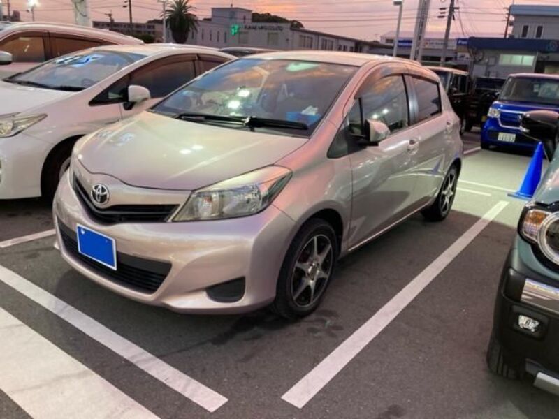 TOYOTA VITZ