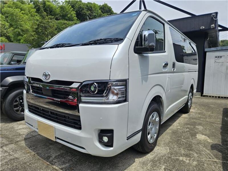 TOYOTA HIACE