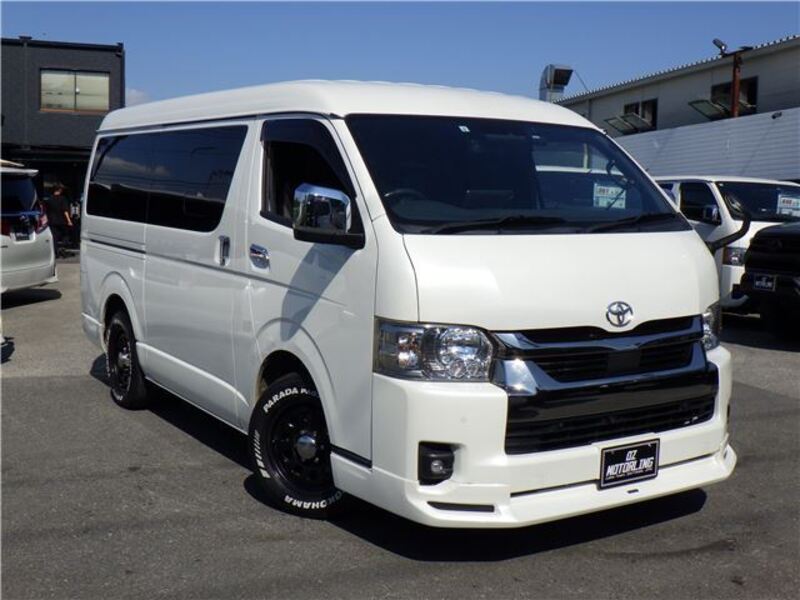 TOYOTA HIACE VAN