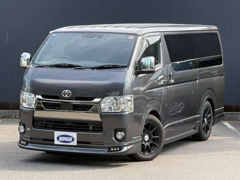 TOYOTA HIACE VAN