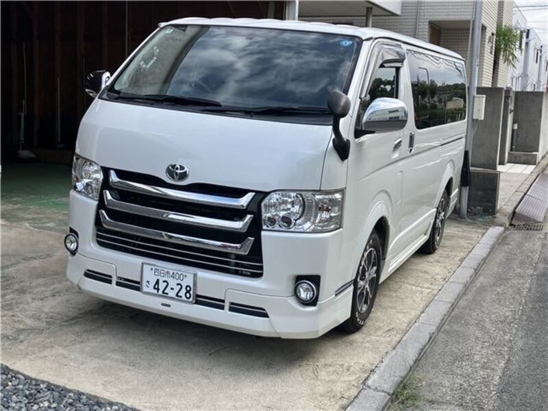 TOYOTA HIACE VAN