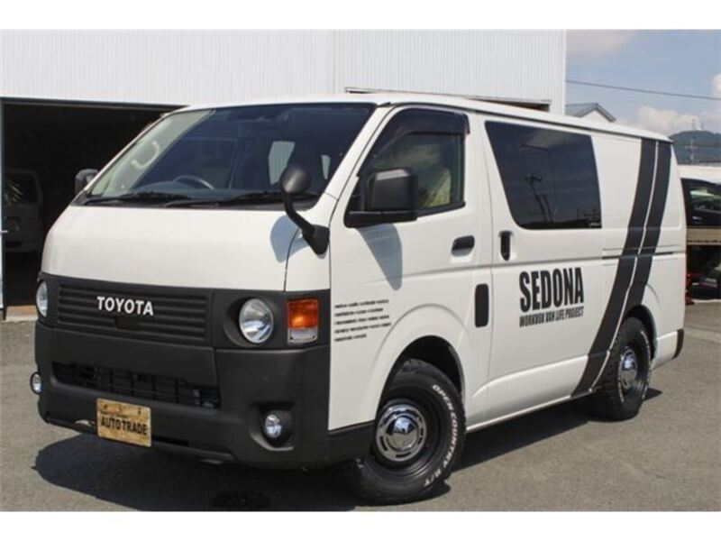 TOYOTA HIACE VAN