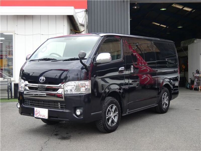 TOYOTA HIACE