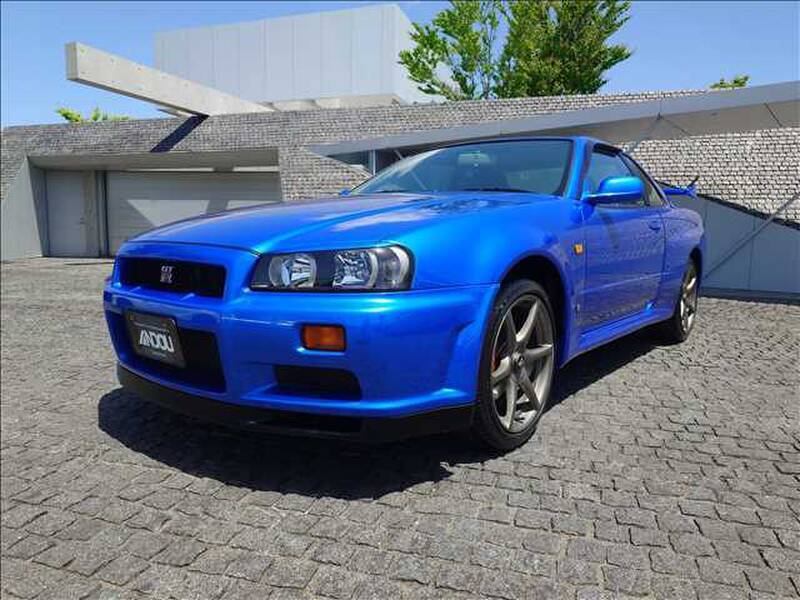 NISSAN SKYLINE