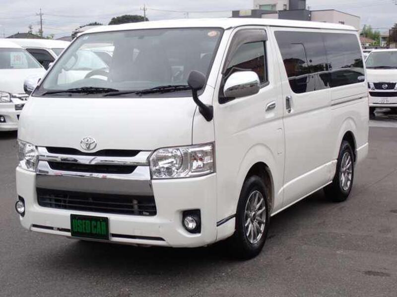 TOYOTA HIACE VAN