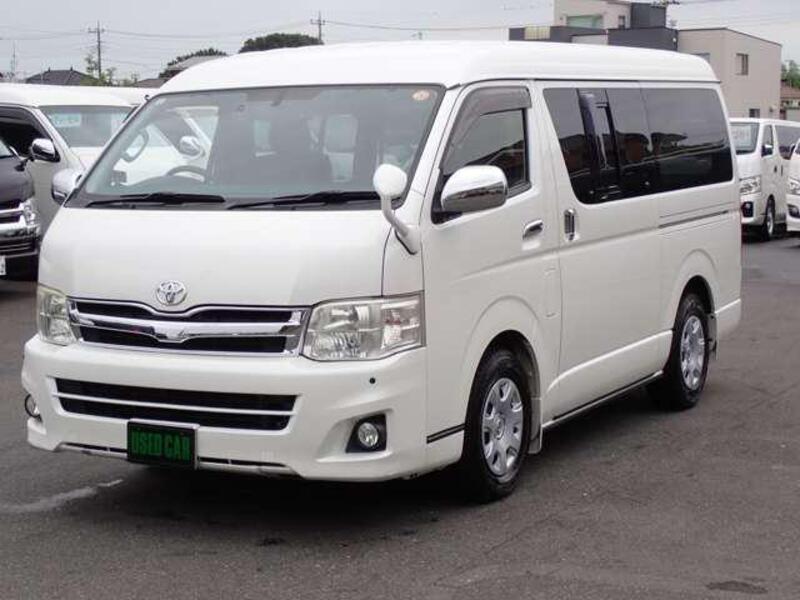 TOYOTA HIACE VAN
