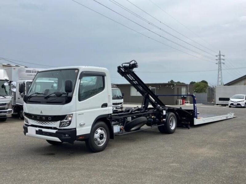 MITSUBISHI CANTER