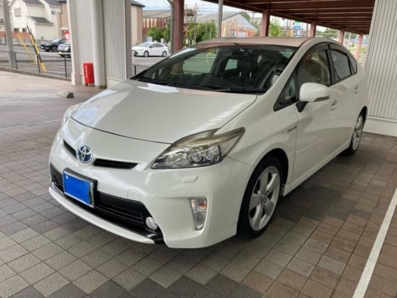 TOYOTA PRIUS