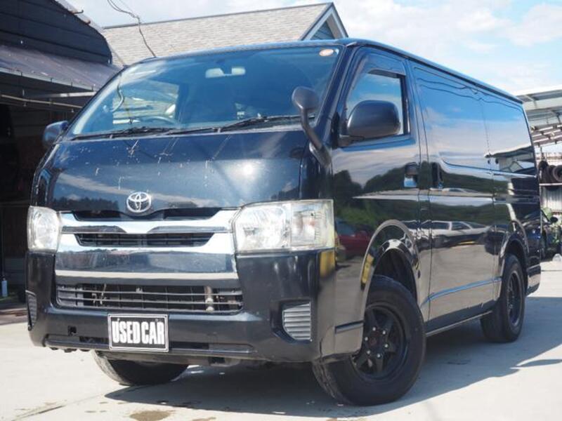 TOYOTA HIACE VAN