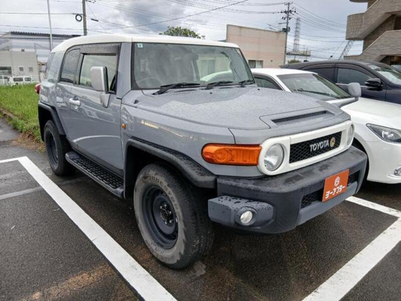 TOYOTA FJ CRUISER