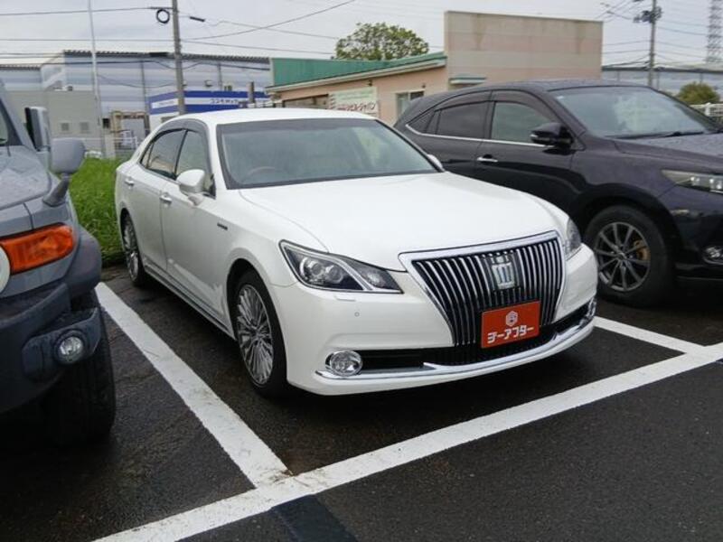 TOYOTA CROWN MAJESTA