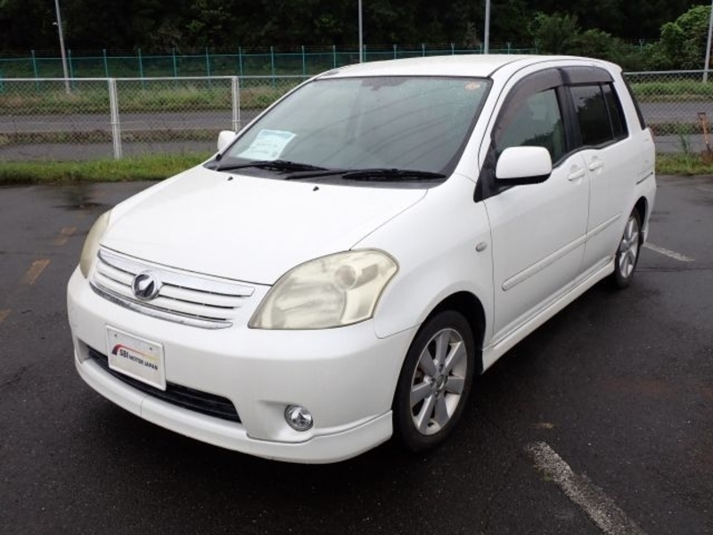 TOYOTA RAUM