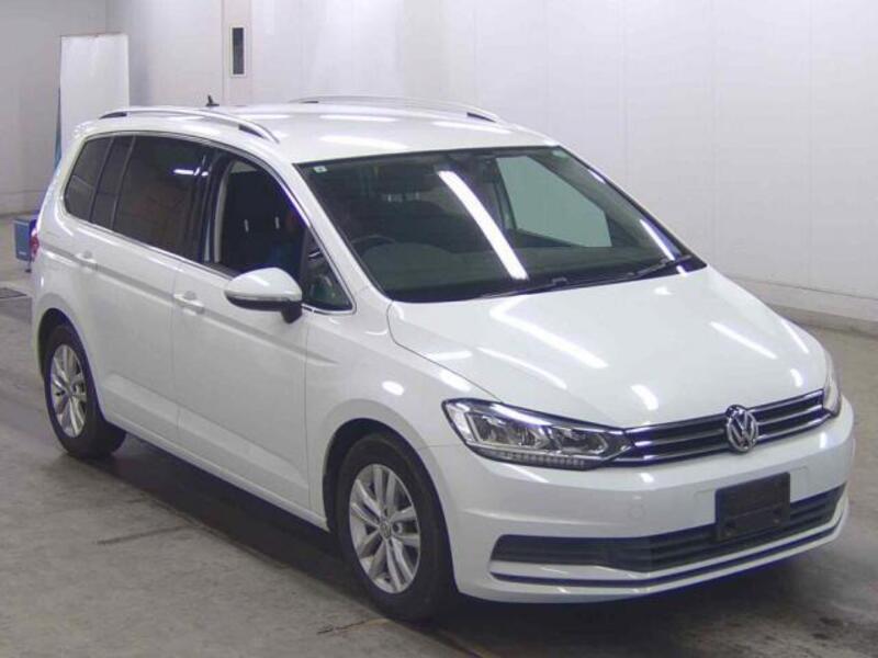 VOLKSWAGEN GOLF TOURAN