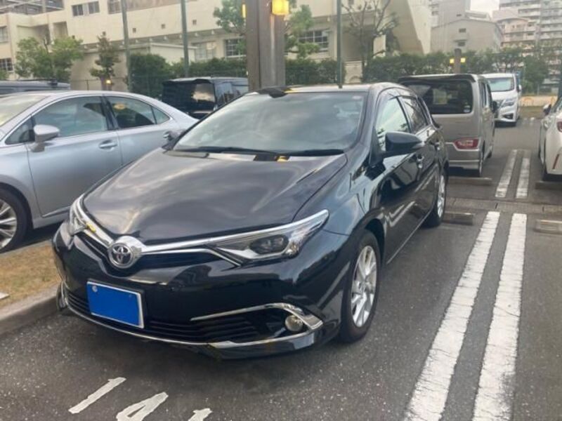 TOYOTA AURIS