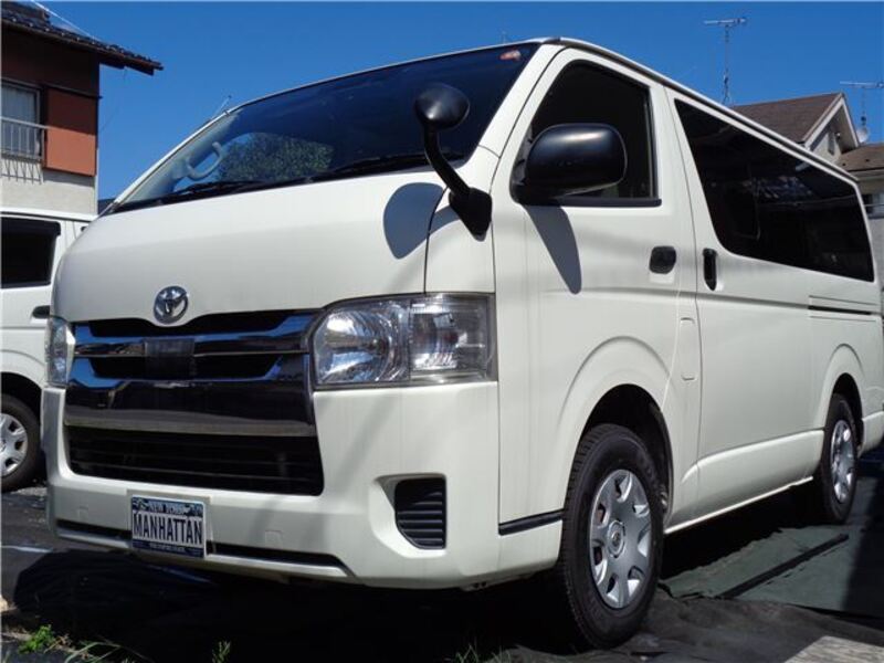TOYOTA HIACE VAN