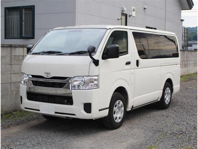 TOYOTA HIACE