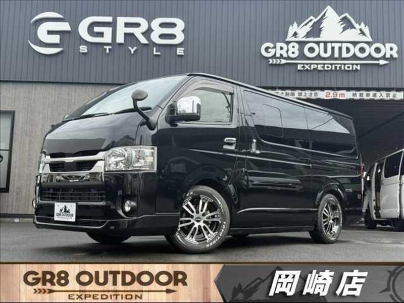 TOYOTA HIACE VAN