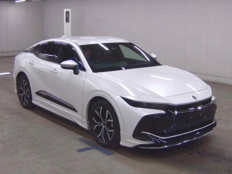 TOYOTA CROWN CROSSOVER
