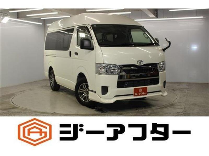 TOYOTA HIACE