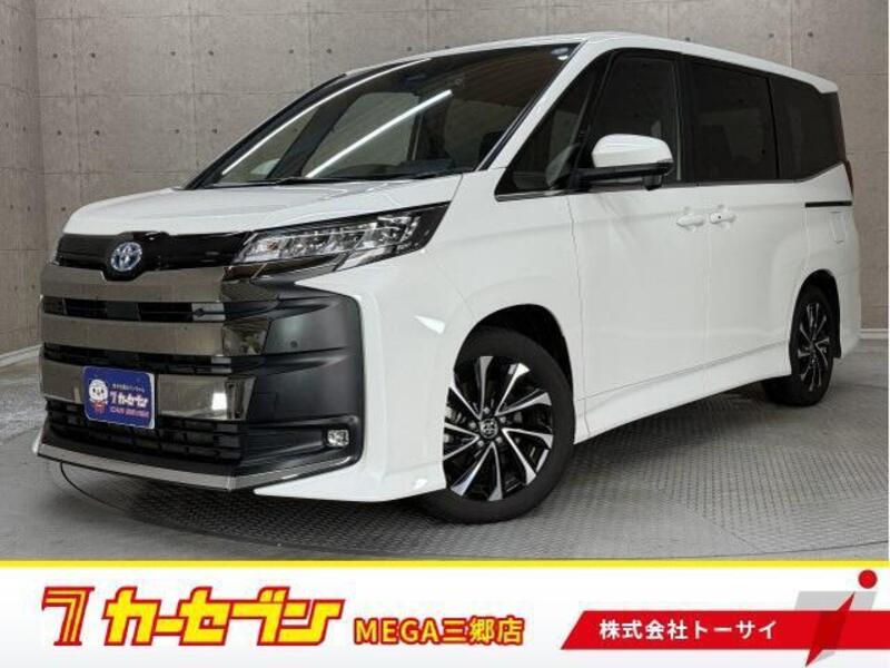 TOYOTA NOAH