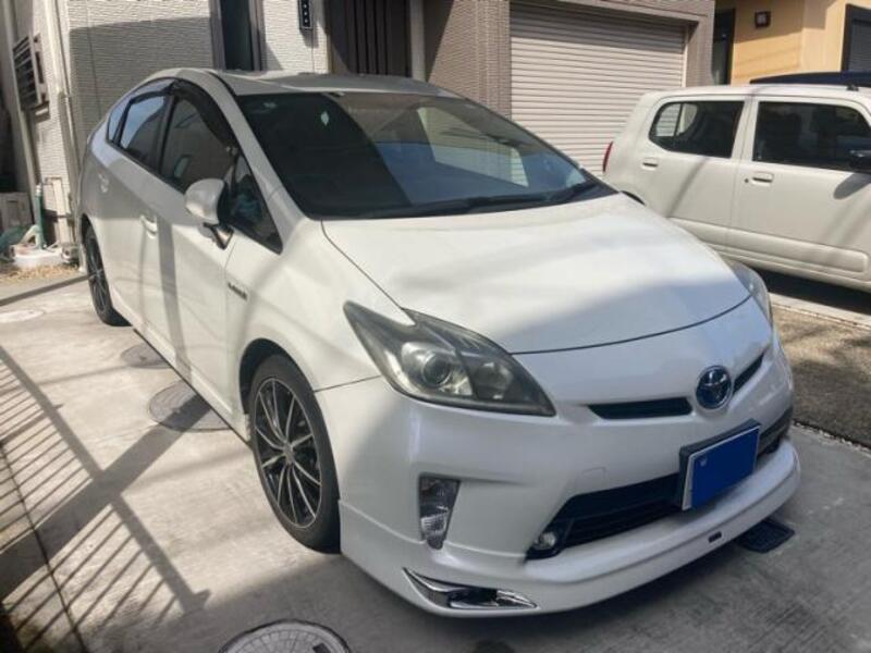 TOYOTA PRIUS