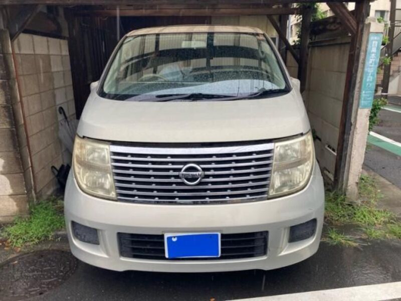 NISSAN ELGRAND