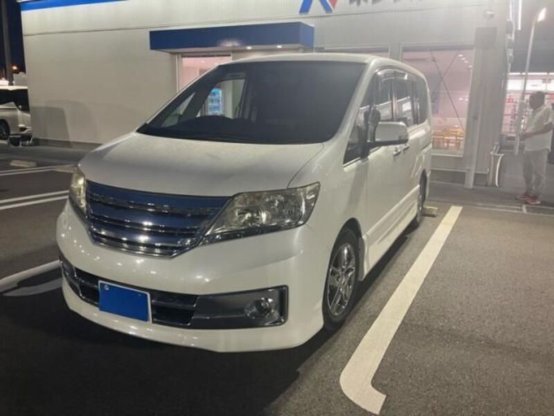 NISSAN SERENA