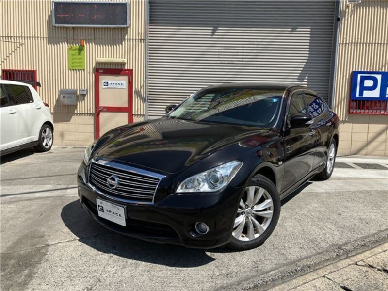 NISSAN FUGA
