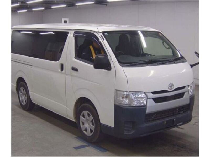 TOYOTA HIACE VAN