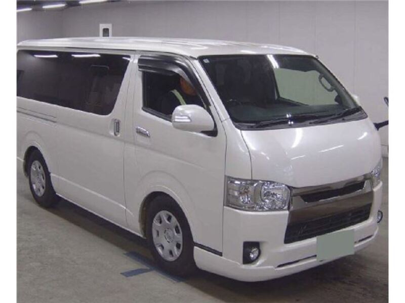 TOYOTA HIACE VAN