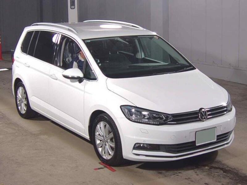 VOLKSWAGEN GOLF TOURAN