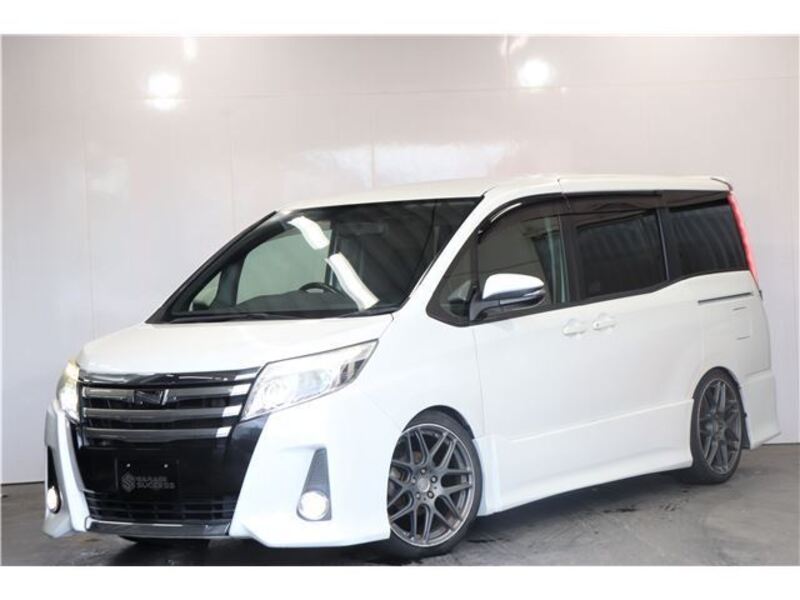 TOYOTA NOAH