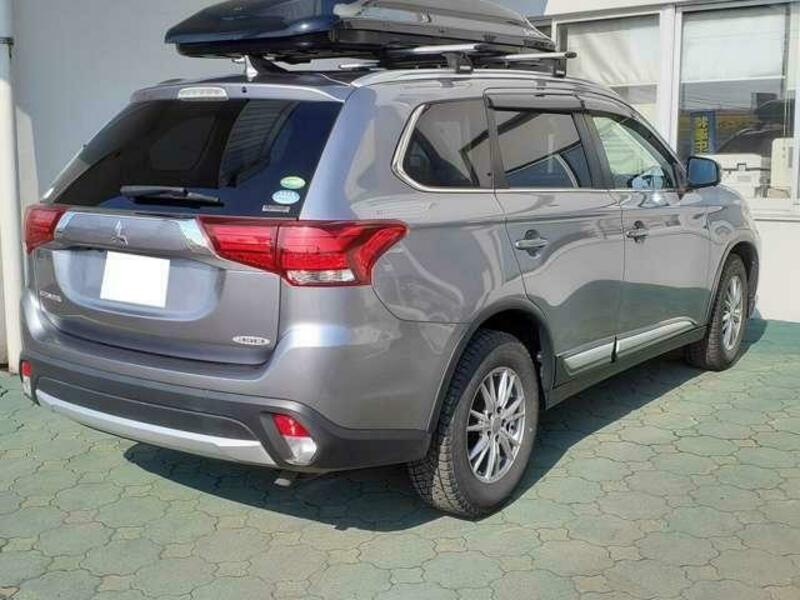 OUTLANDER