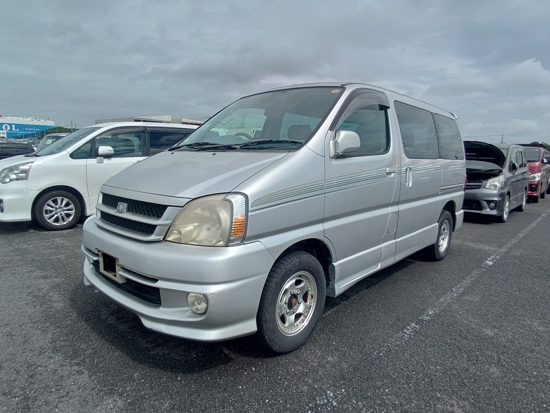 TOYOTA TOURING HIACE