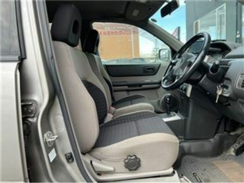 X-TRAIL