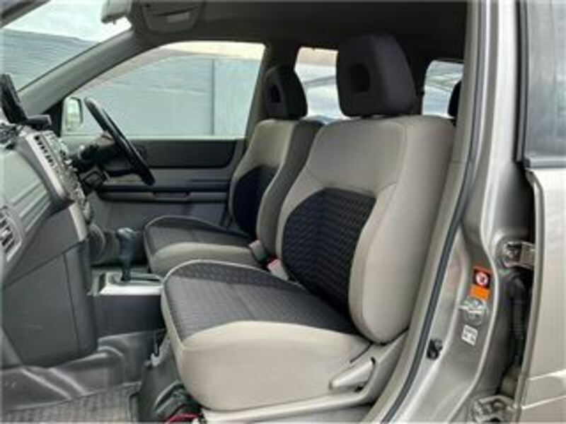 X-TRAIL