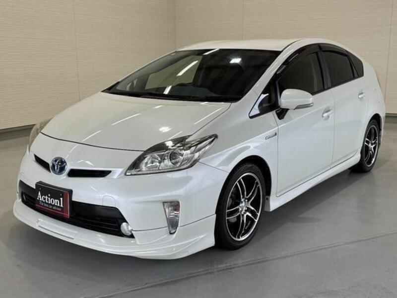 TOYOTA PRIUS