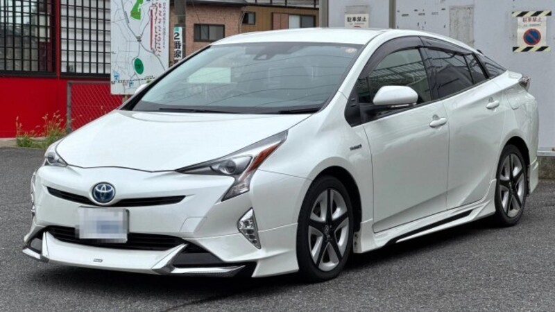 TOYOTA PRIUS