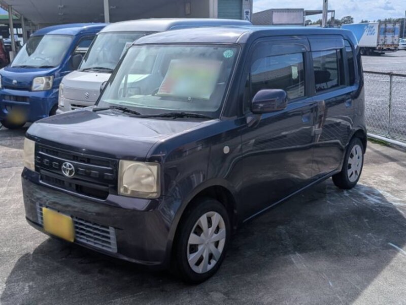 TOYOTA PIXIS SPACE