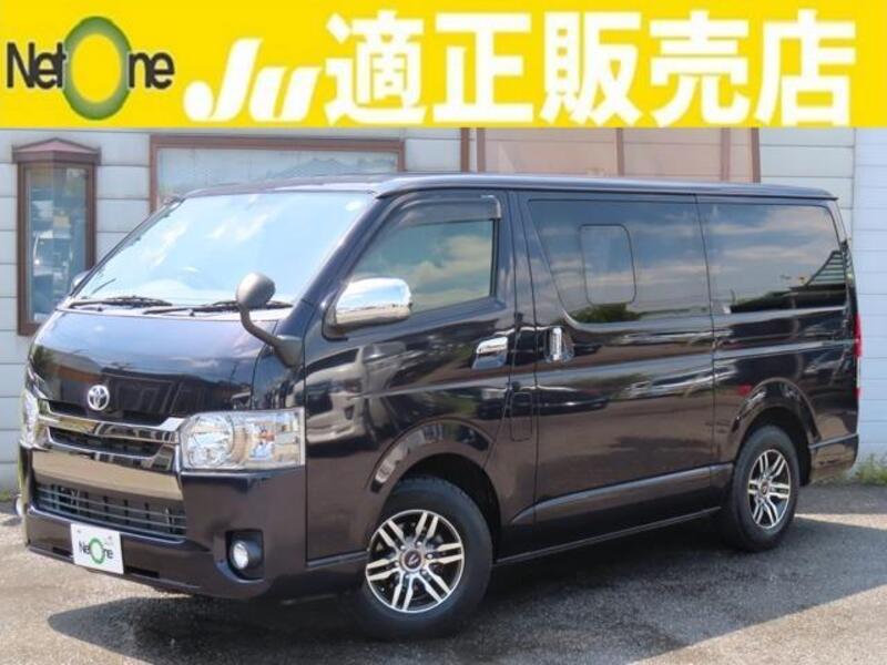 TOYOTA HIACE VAN