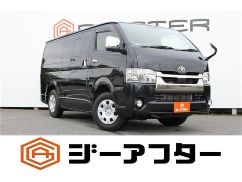 TOYOTA HIACE