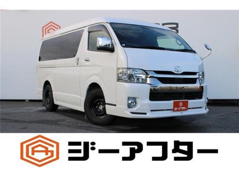 TOYOTA HIACE