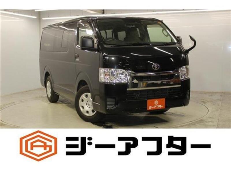 TOYOTA HIACE