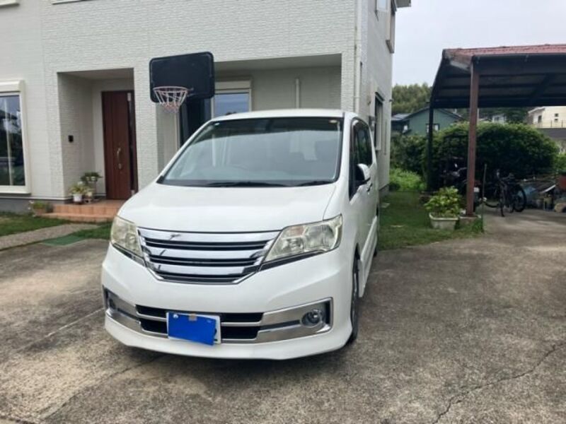 NISSAN SERENA